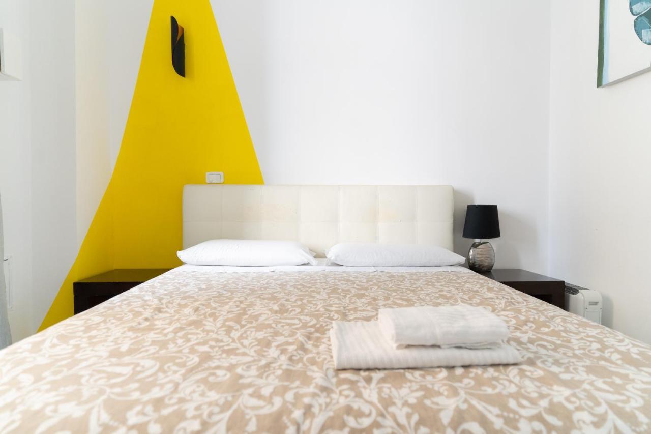 Romafullhouse Guesthouse Exterior photo